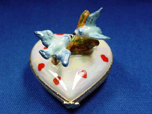 HEART WITH TWO BIRDS